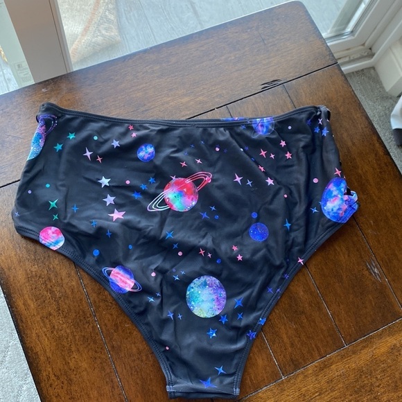 DRESSFO galaxy print caged top high waisted bottom peekaboo side bottoms - Picture 10 of 12